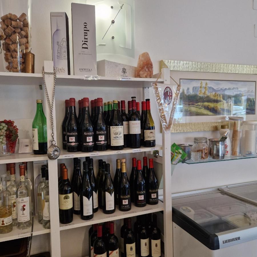 Albergo Miralaghi Padergnone Bagian luar foto