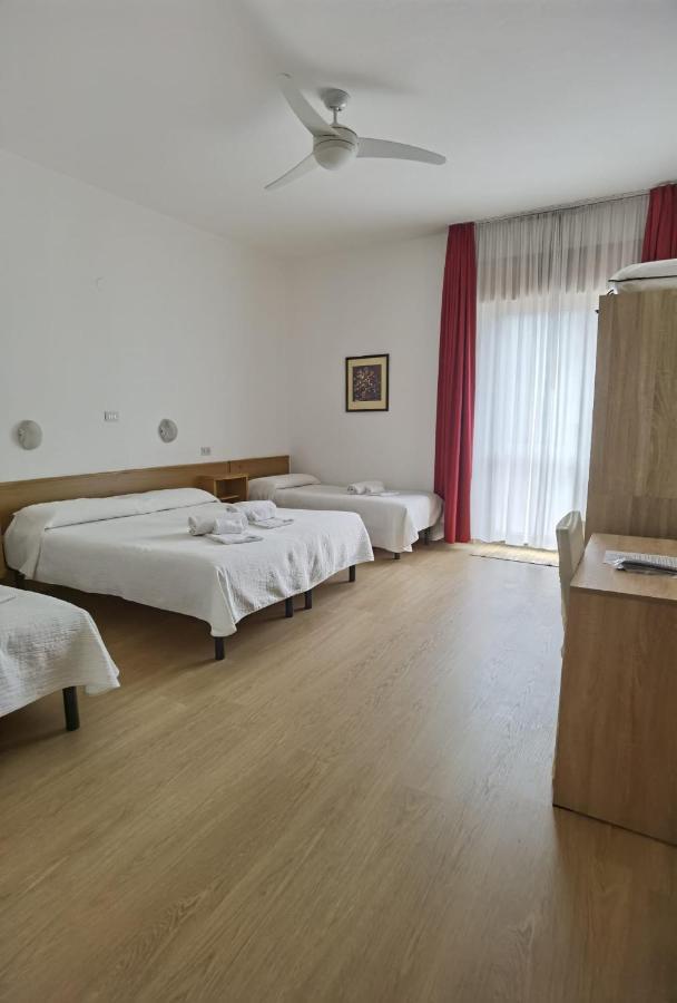 Albergo Miralaghi Padergnone Bagian luar foto