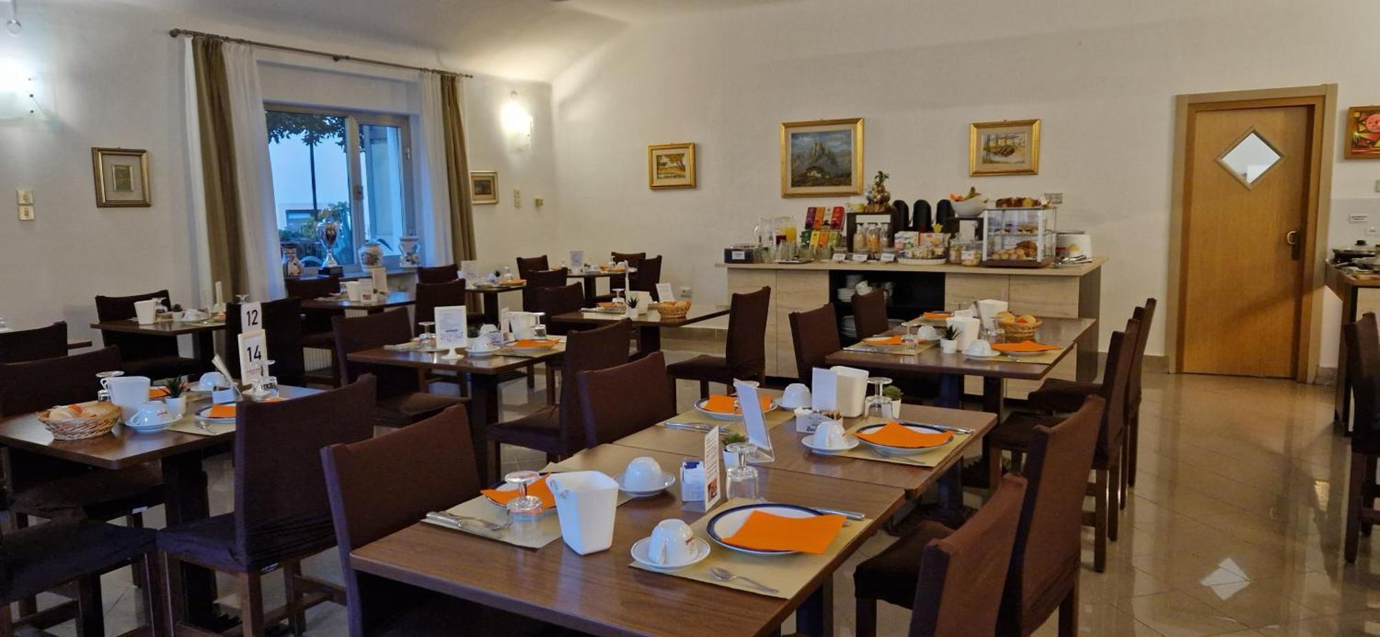 Albergo Miralaghi Padergnone Bagian luar foto