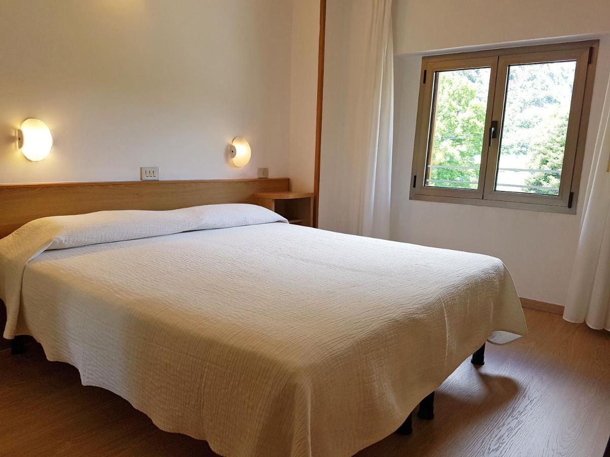 Albergo Miralaghi Padergnone Bagian luar foto